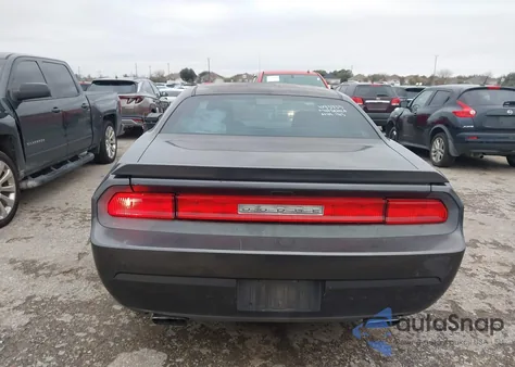 2013 Dodge Challenger Sxt z USA, uszkodzony, nr VIN 2C3CDYAG7DH693733